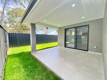 l-RayWhite-12031051-12